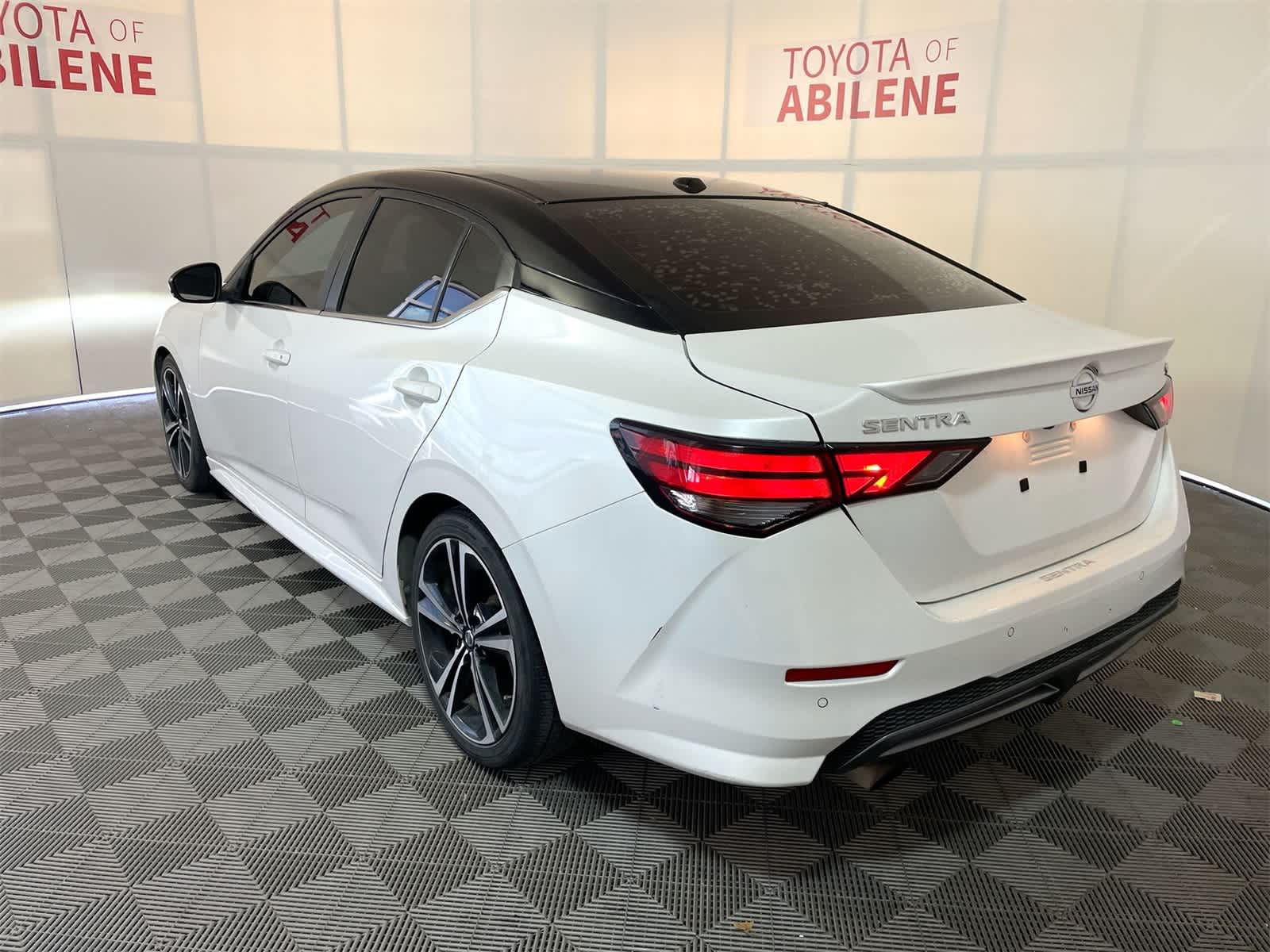 Thumbnail: 2020 Nissan Sentra - 3