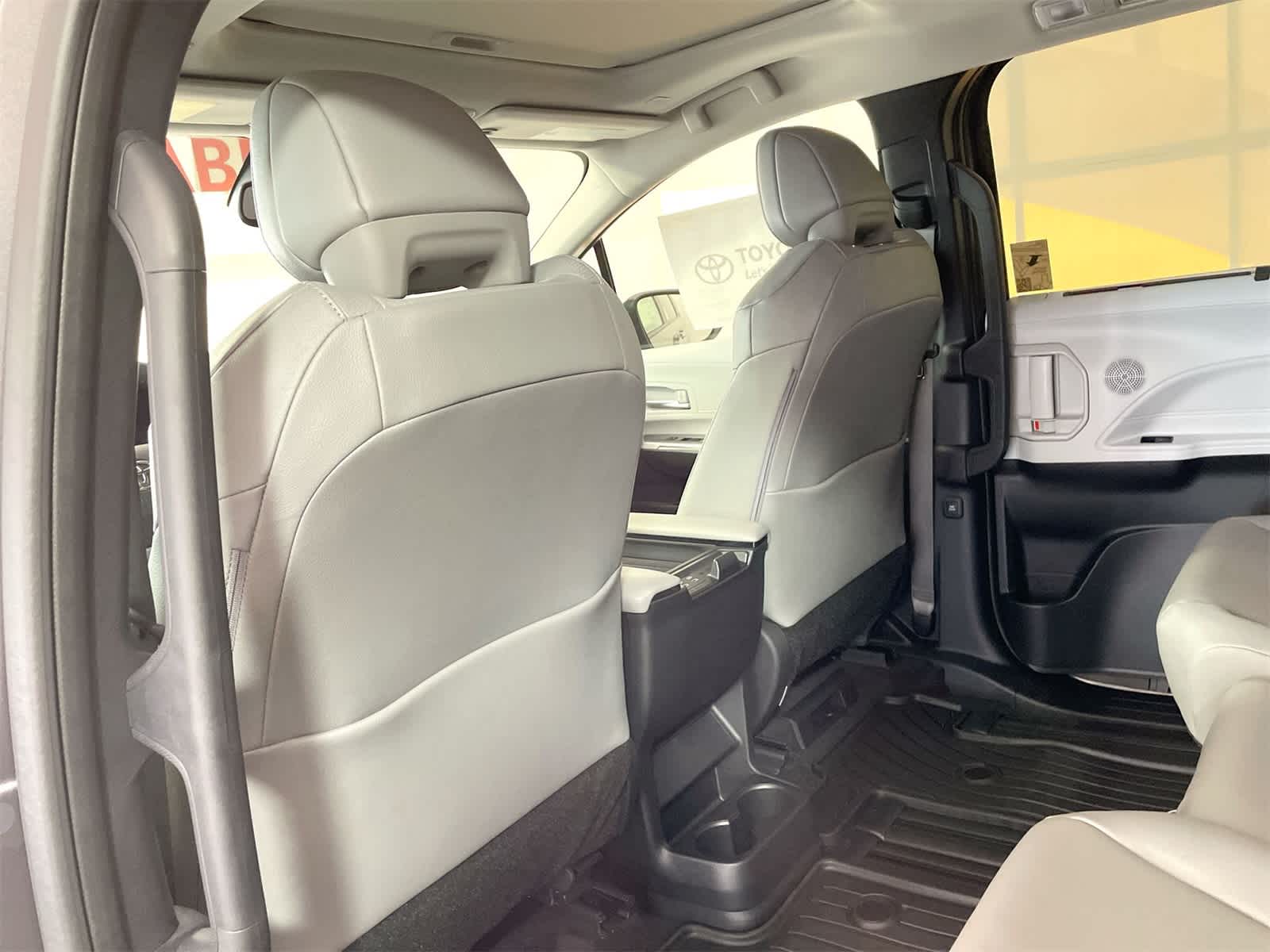 Thumbnail: 2025 Toyota Sienna - 13