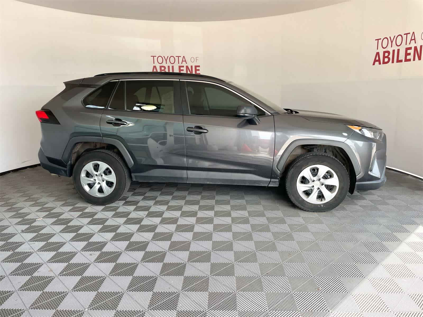 Thumbnail: 2019 Toyota RAV4 - 8