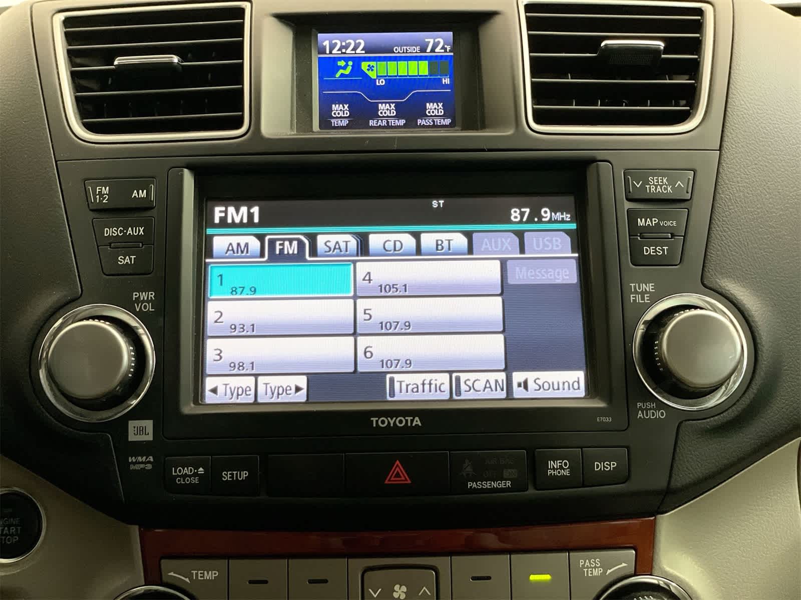 Thumbnail: 2011 Toyota Highlander - 20