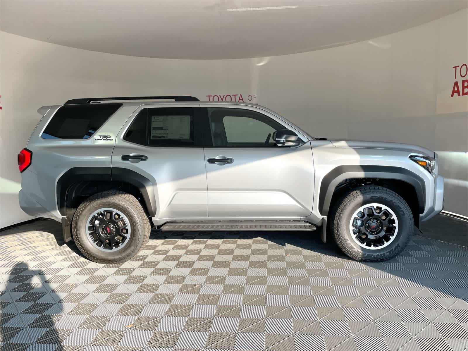 Thumbnail: 2025 Toyota 4Runner - 8