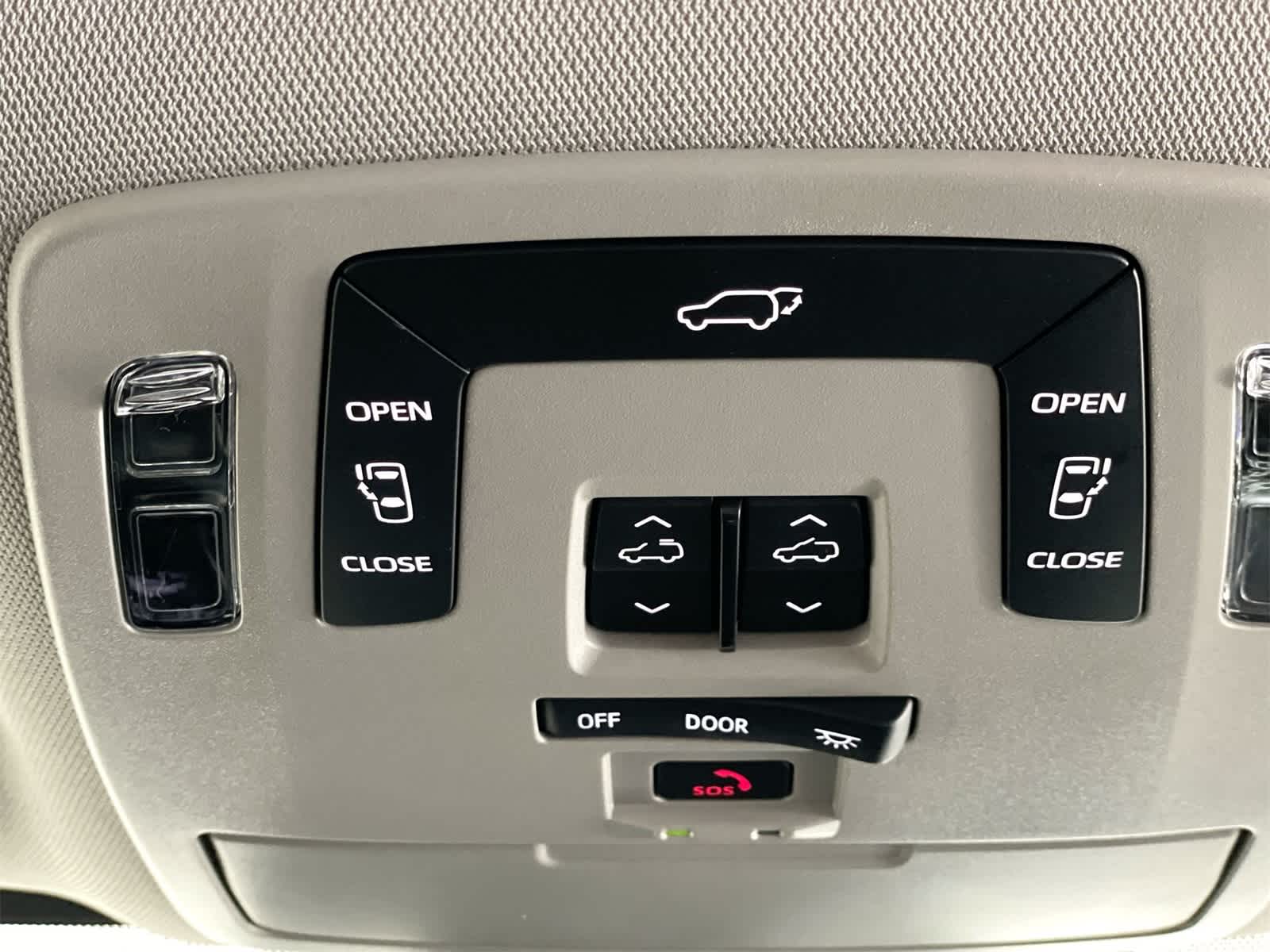 Thumbnail: 2025 Toyota Sienna - 26