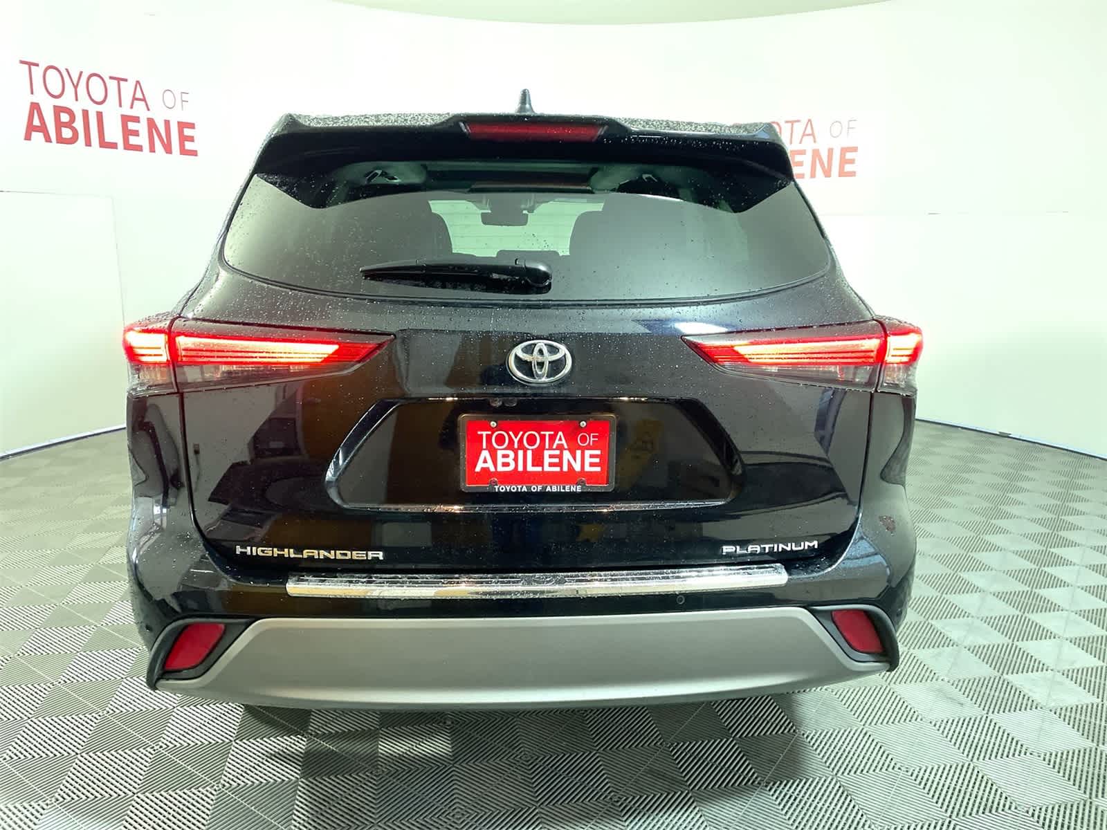 Thumbnail: 2020 Toyota Highlander - 3