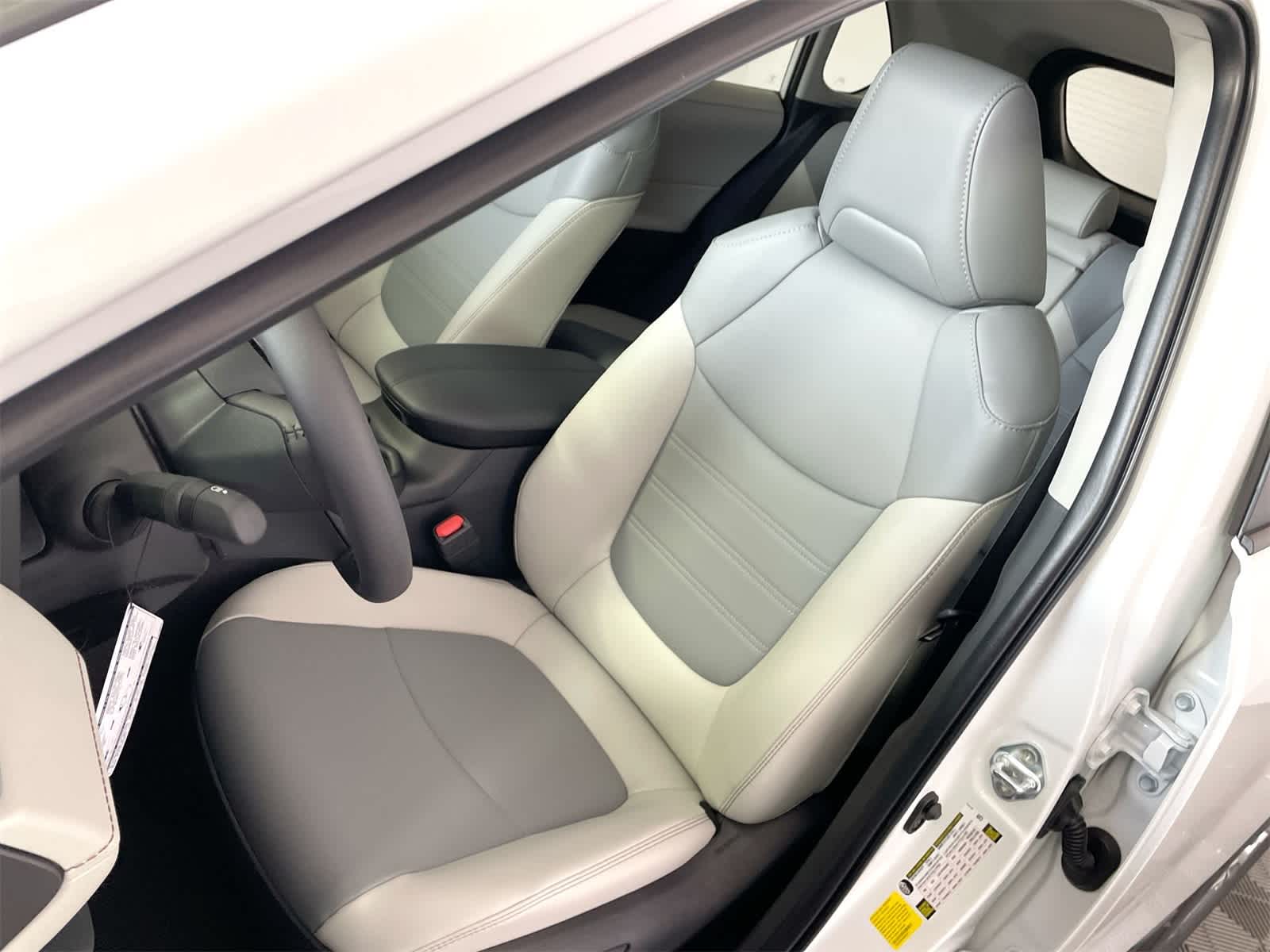 Thumbnail: 2025 Toyota RAV4 - 10