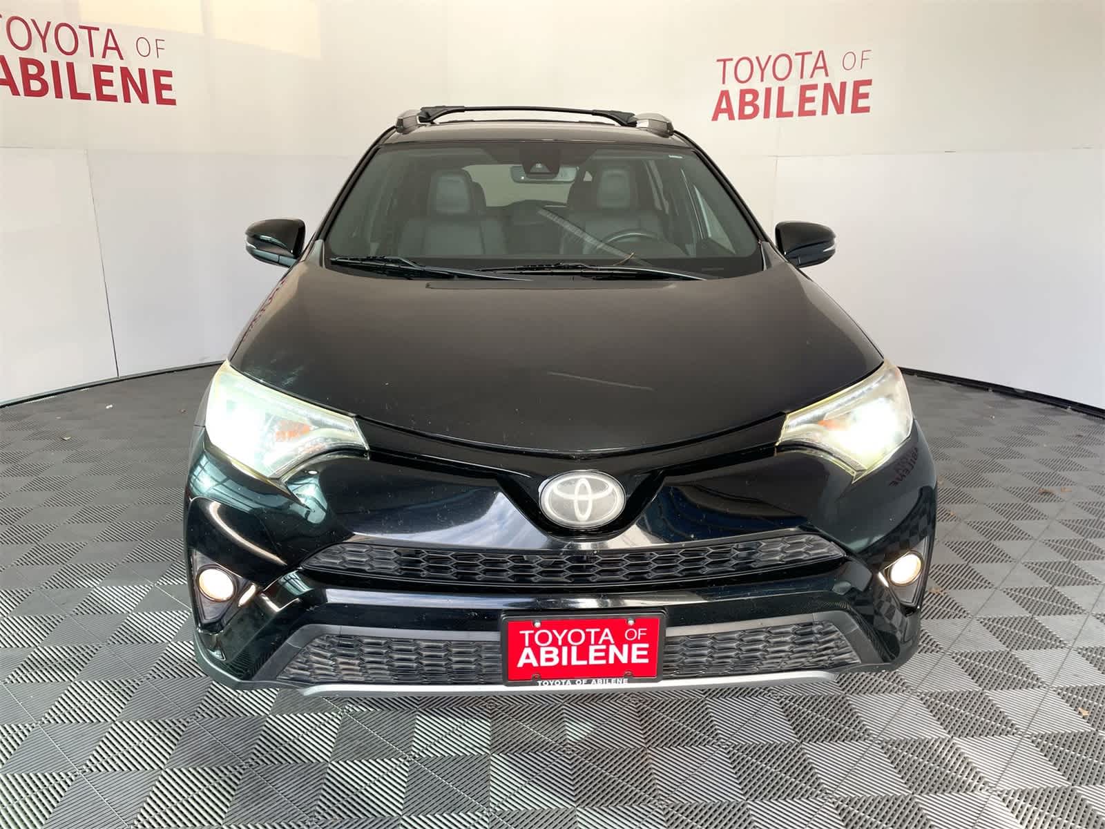 Thumbnail: 2018 Toyota RAV4 - 8