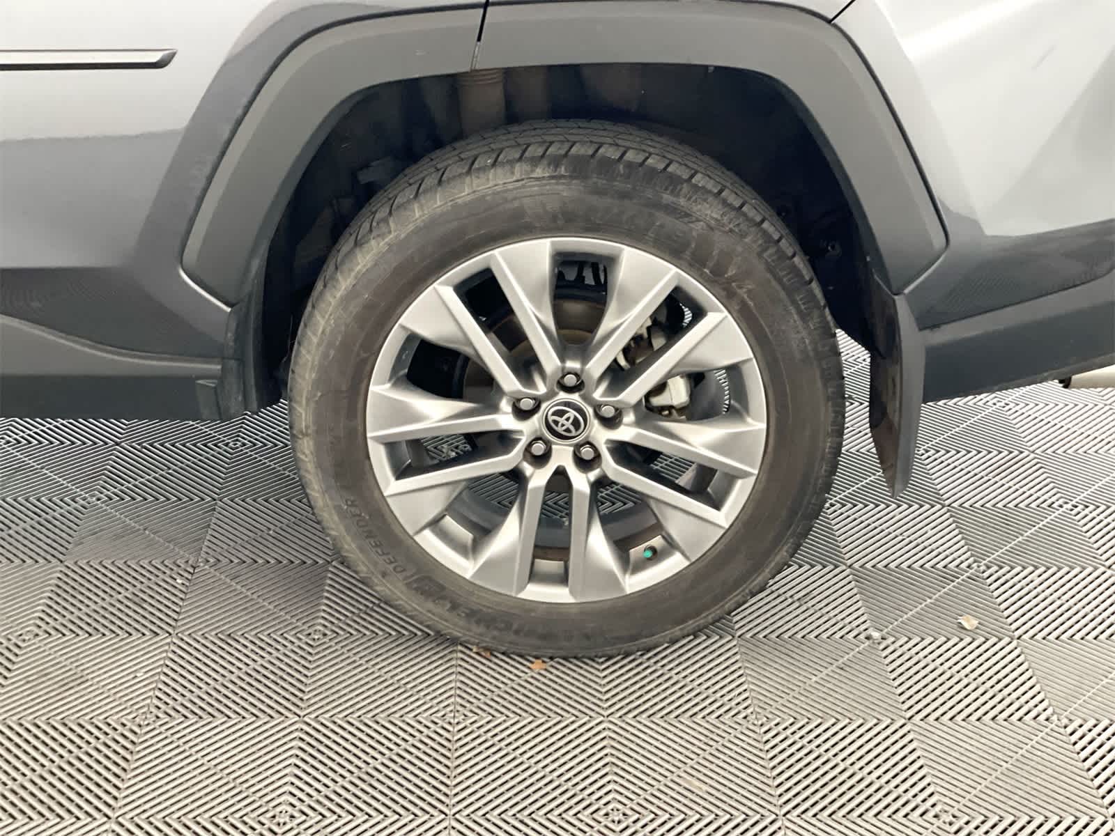 Thumbnail: 2022 Toyota RAV4 - 25