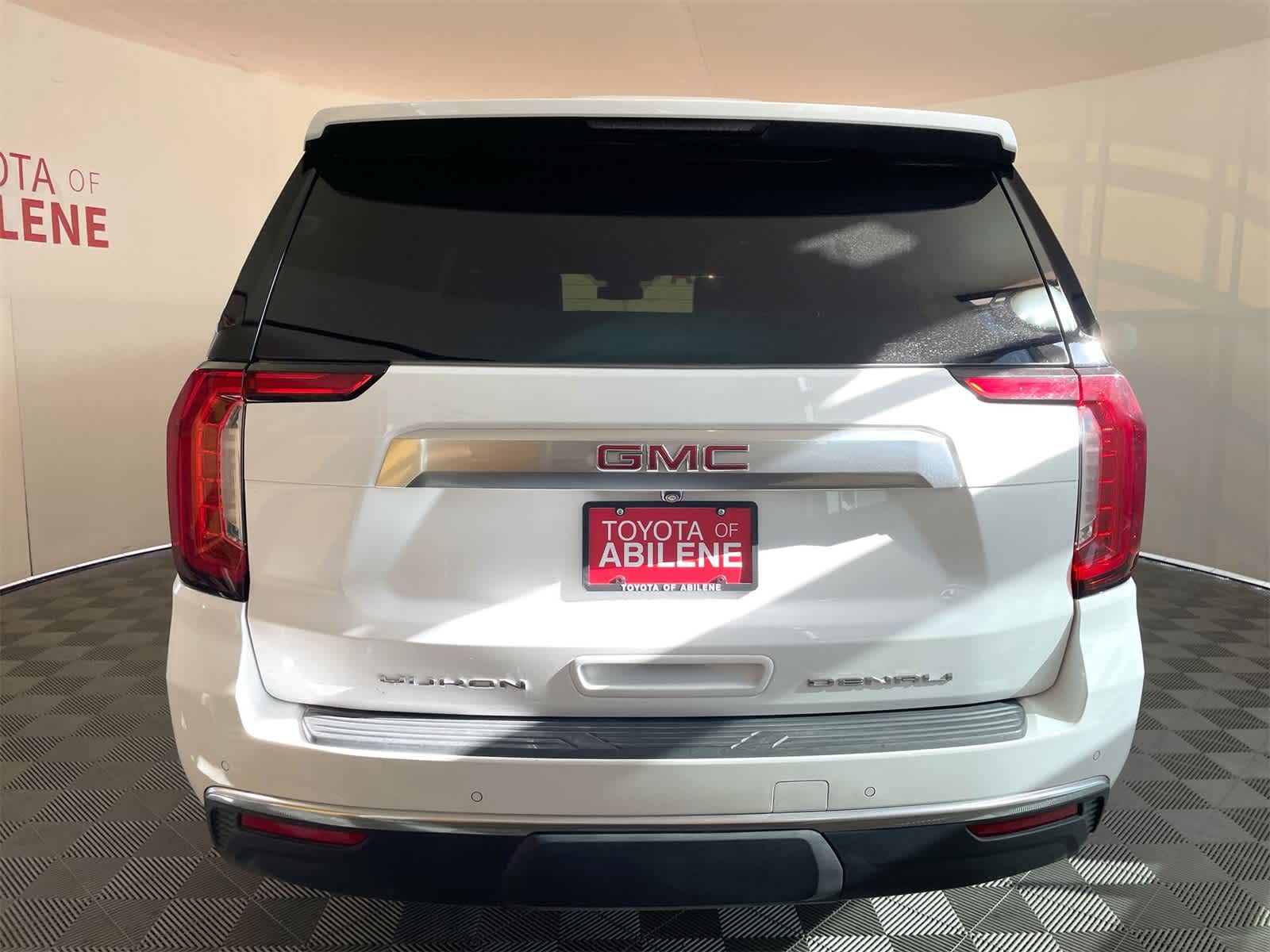 Thumbnail: 2023 GMC Yukon XL - 4