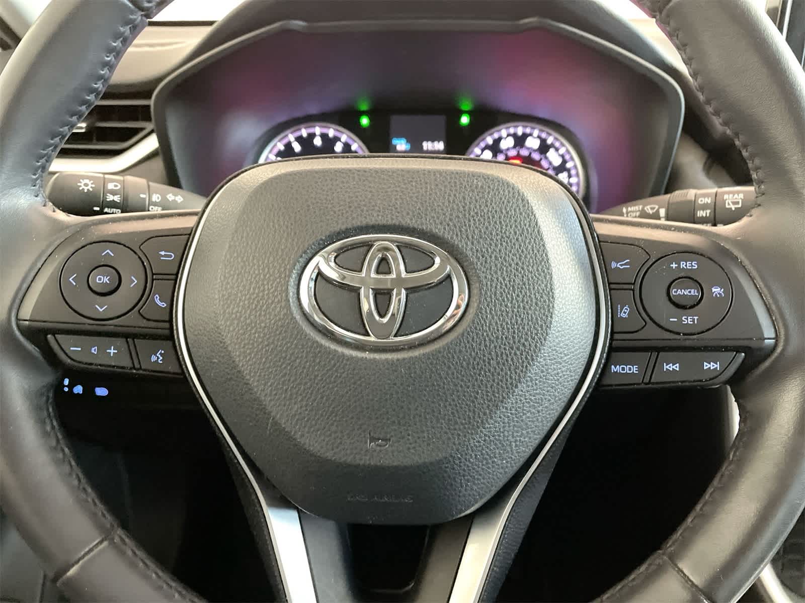 Thumbnail: 2020 Toyota RAV4 - 17