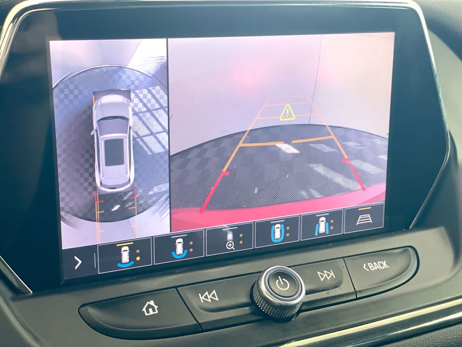 Thumbnail: 2019 Chevrolet Blazer - 21