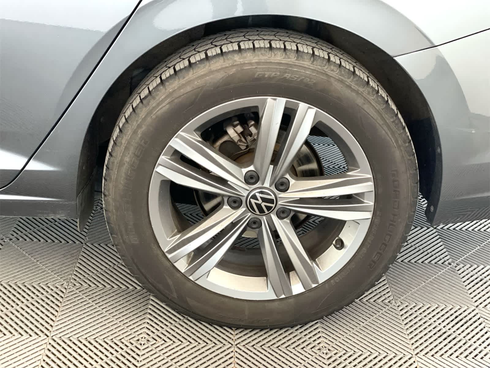 Thumbnail: 2024 Volkswagen Jetta - 25