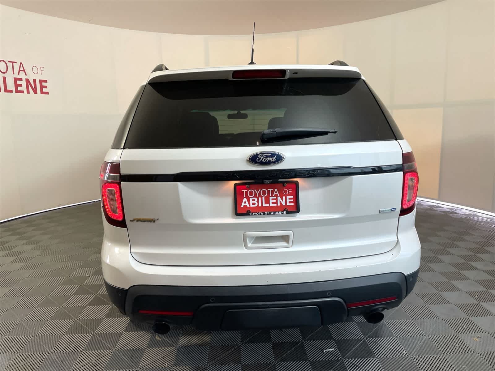 Thumbnail: 2014 Ford Explorer - 4