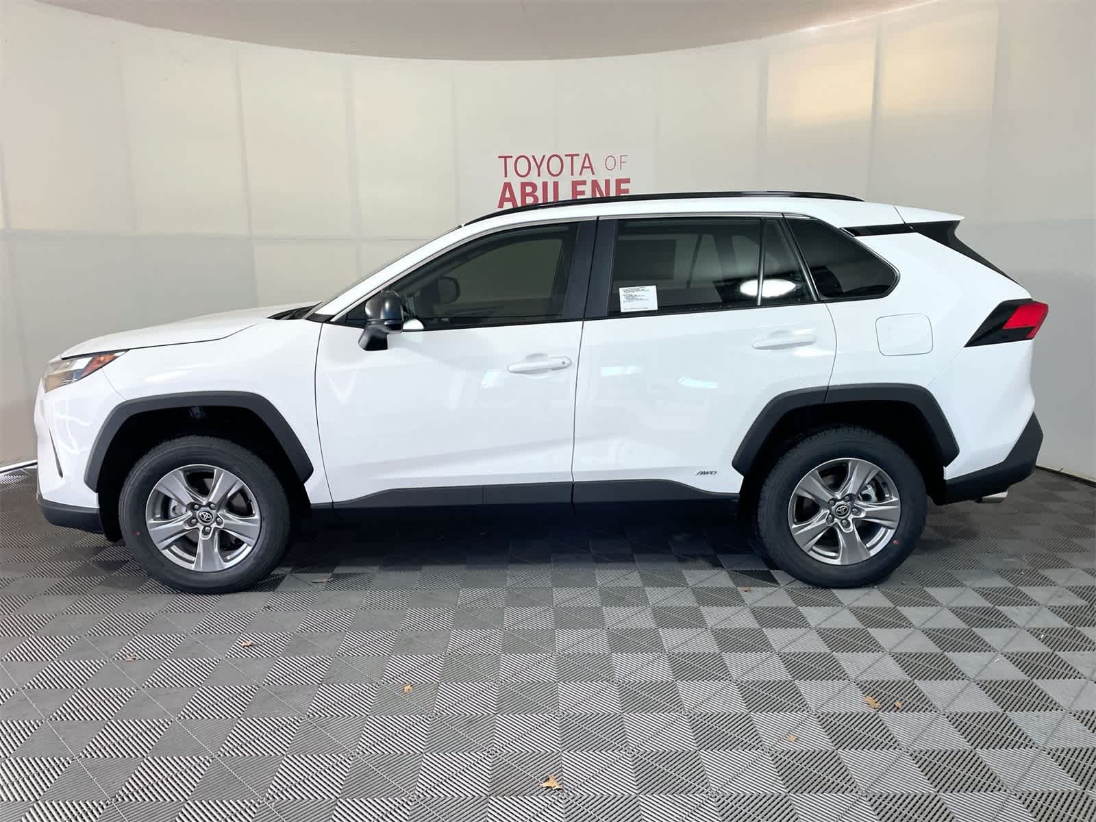 Thumbnail: 2025 Toyota RAV4 - 2