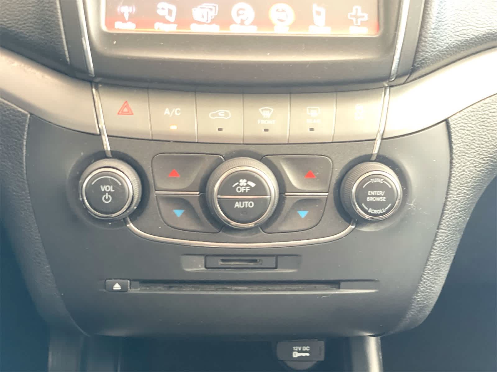 Thumbnail: 2015 Dodge Journey - 23
