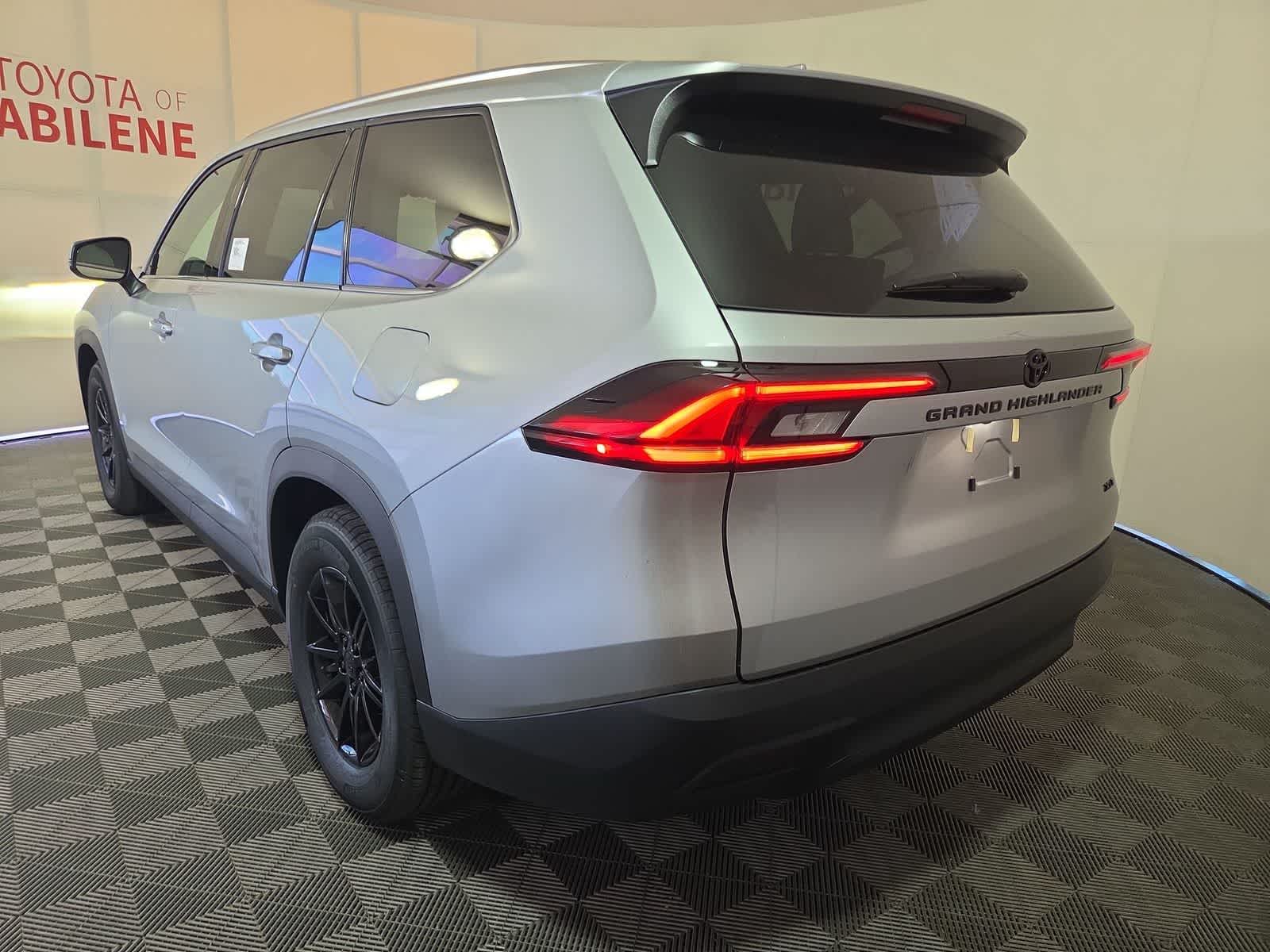 Thumbnail: 2026 Toyota Grand Highlander - 3