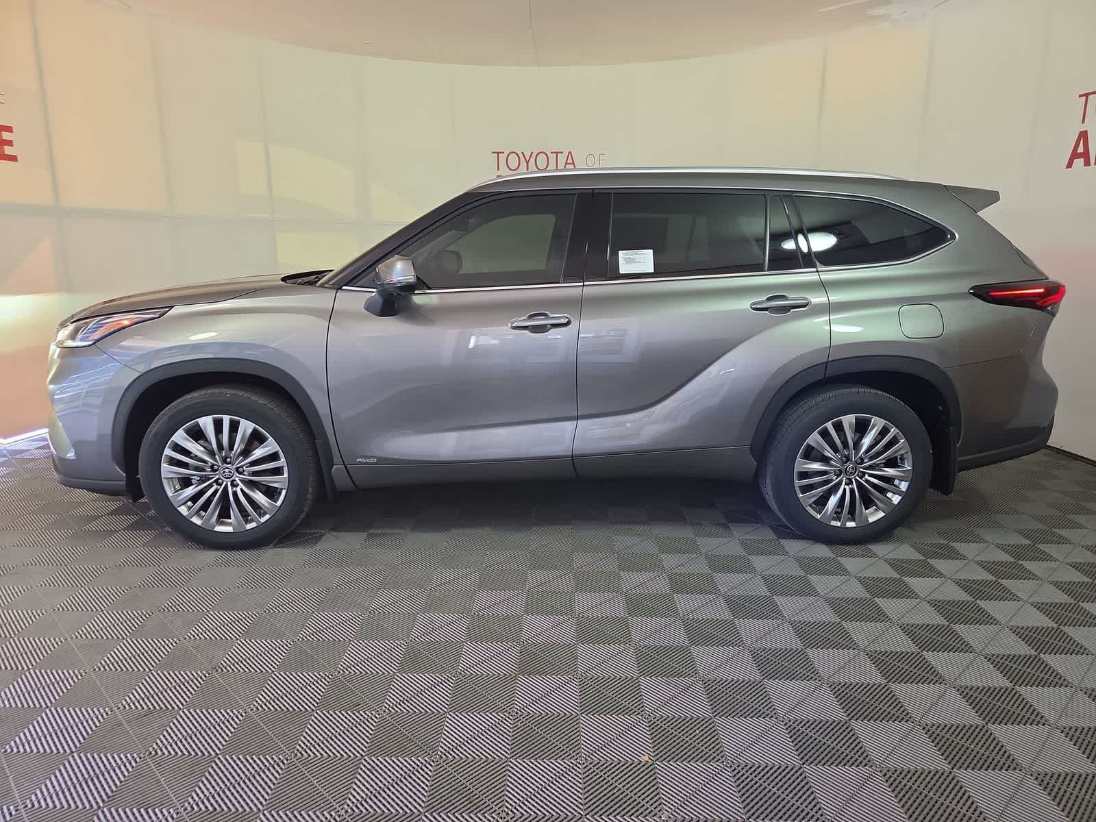 Thumbnail: 2026 Toyota Highlander - 2
