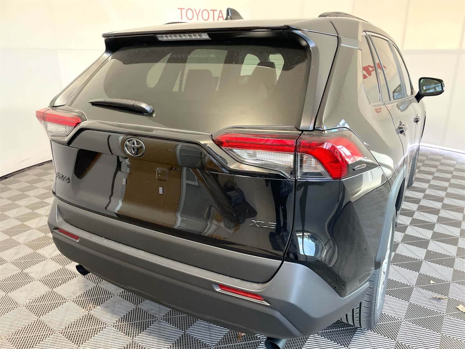 Thumbnail: 2025 Toyota RAV4 - 6