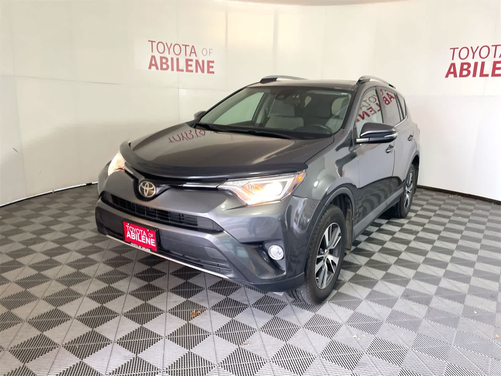 Thumbnail: 2018 Toyota RAV4 - 1