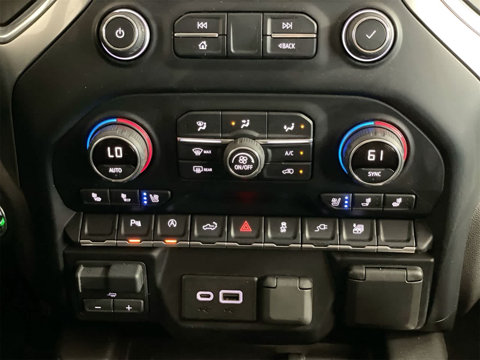 Thumbnail: 2019 Chevrolet Silverado 1500 - 22