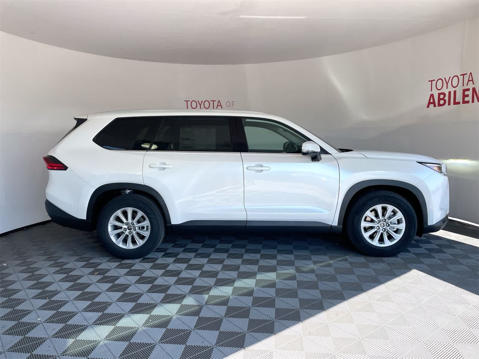 Thumbnail: 2025 Toyota Grand Highlander - 8