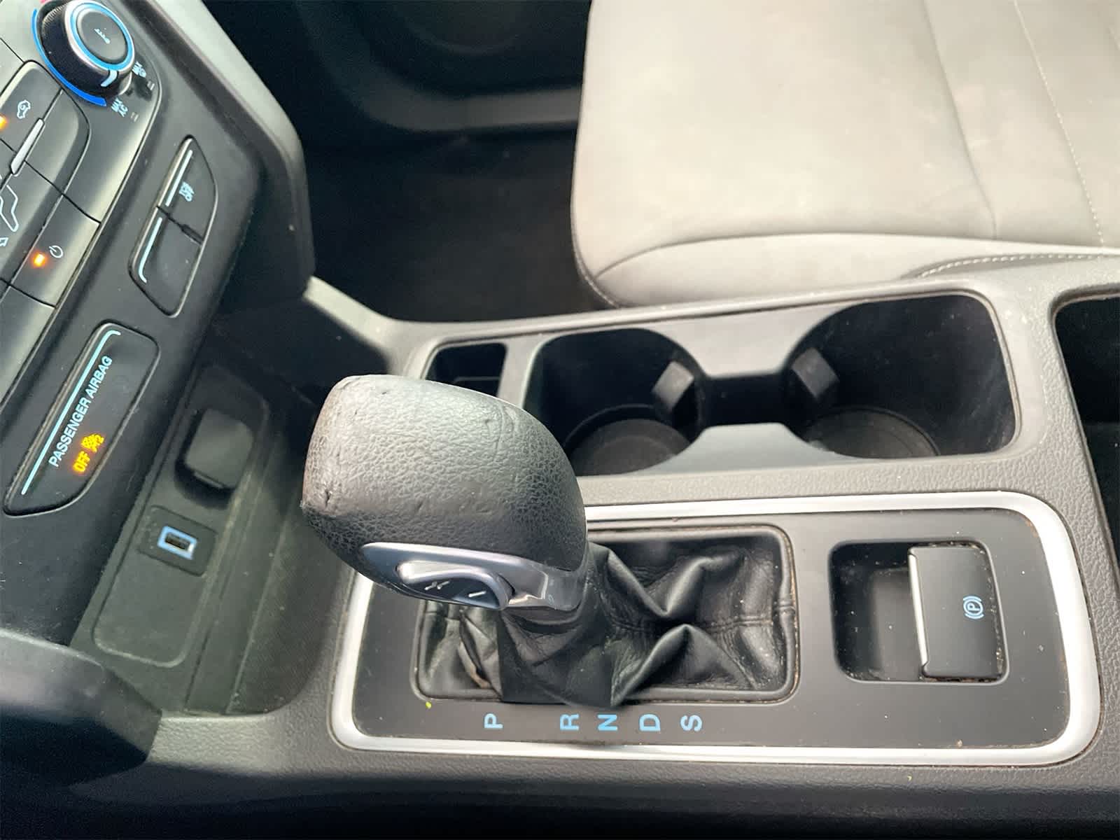 Thumbnail: 2017 Ford Escape - 21