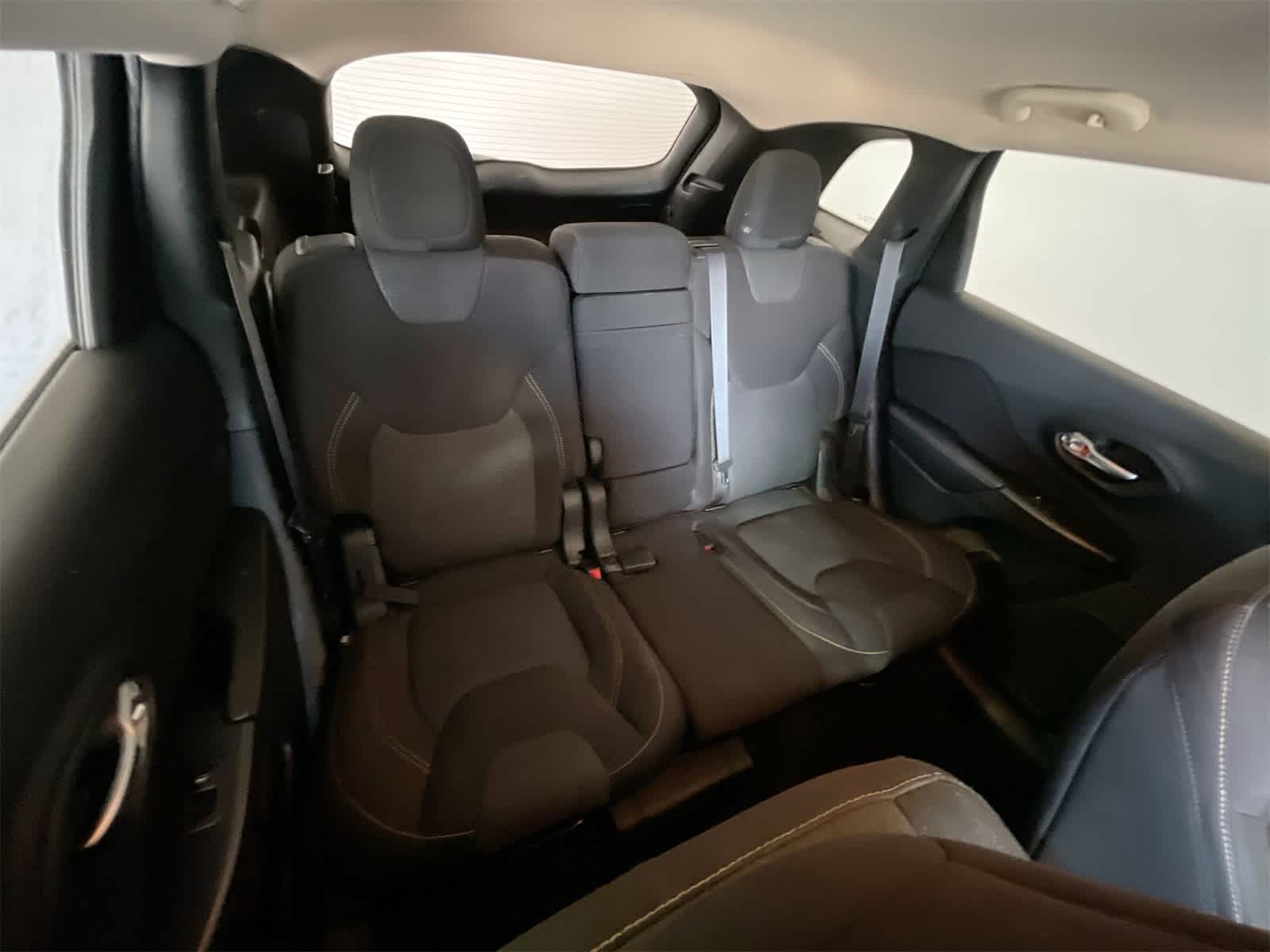 Thumbnail: 2015 Jeep Cherokee - 14