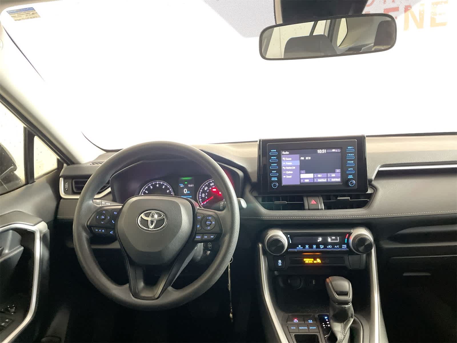 Thumbnail: 2019 Toyota RAV4 - 14