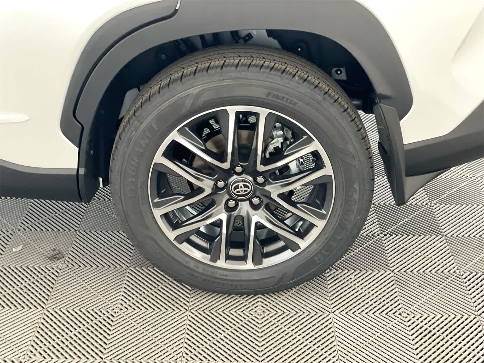 Thumbnail: 2026 Toyota Corolla Cross - 26