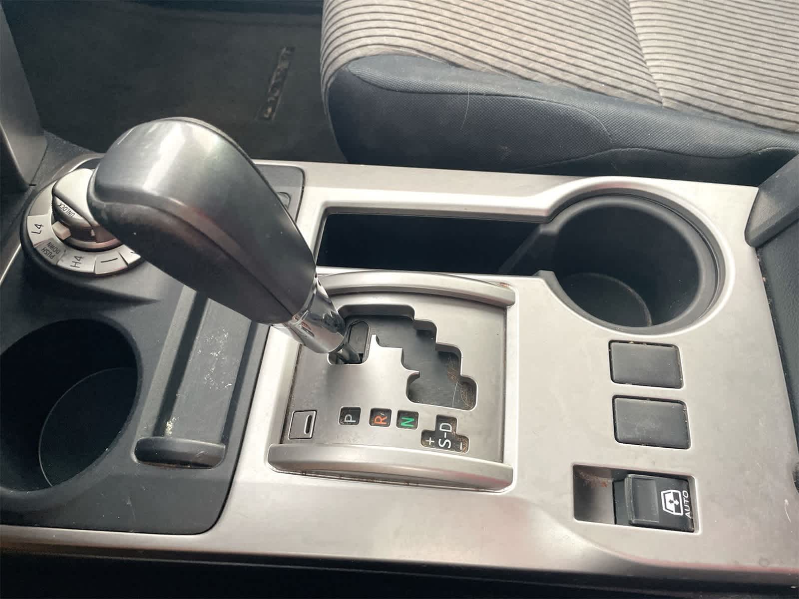 Thumbnail: 2014 Toyota 4Runner - 25