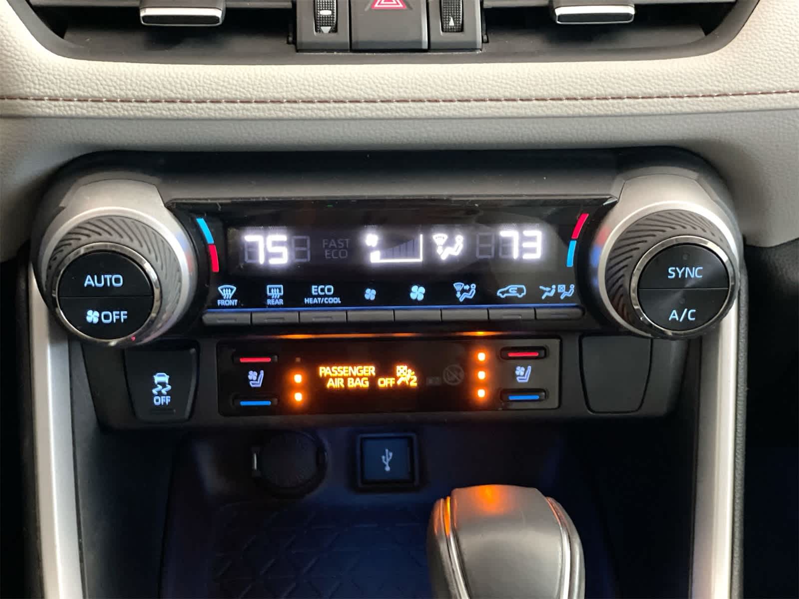 Thumbnail: 2022 Toyota RAV4 - 22