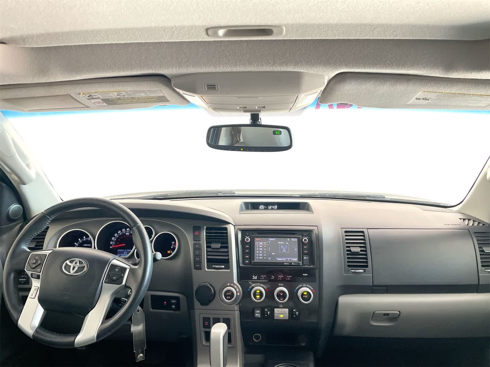 Thumbnail: 2014 Toyota Sequoia - 18