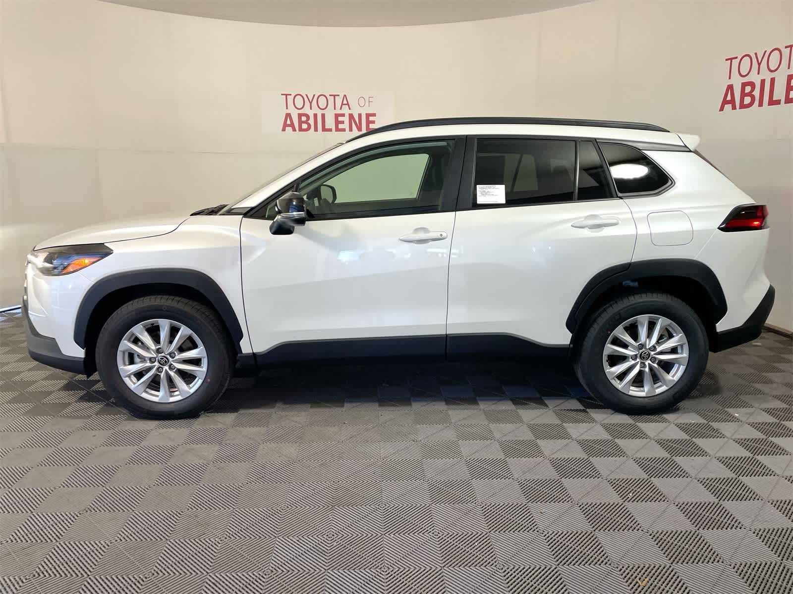 Thumbnail: 2026 Toyota Corolla Cross - 2