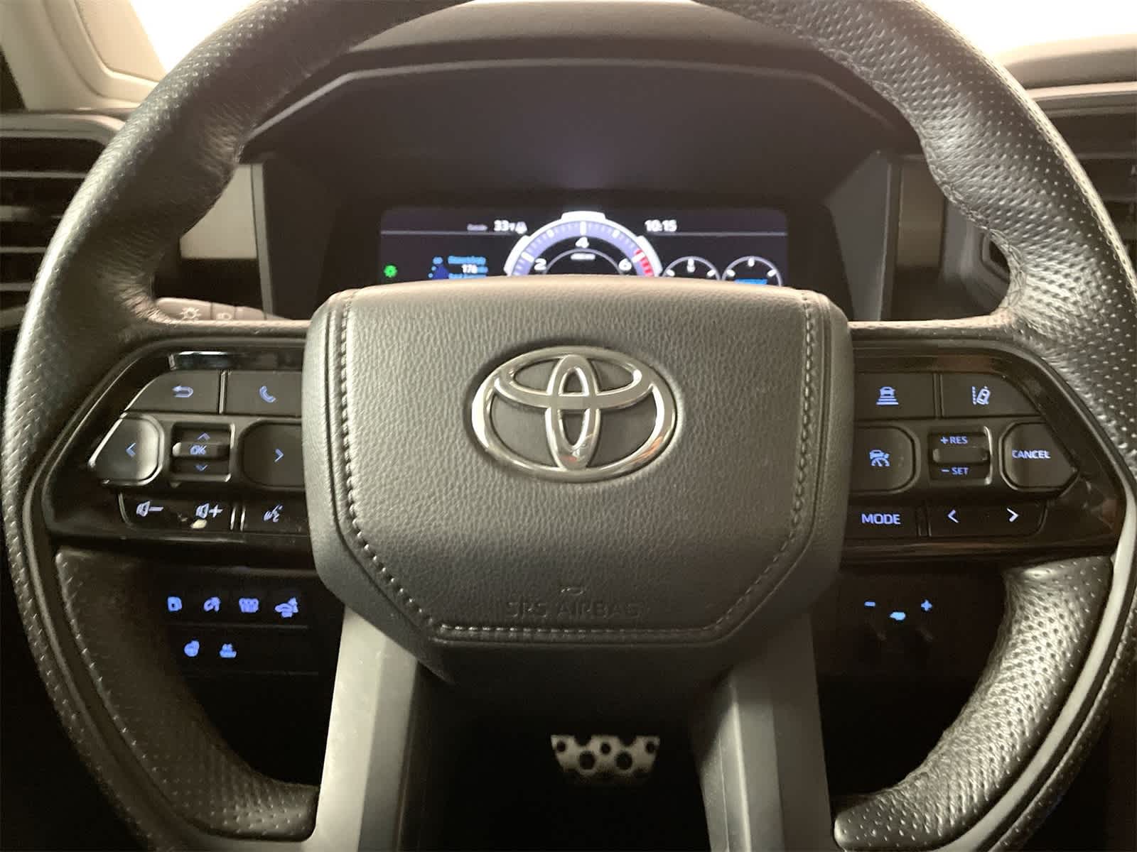 Thumbnail: 2022 Toyota Tundra - 16