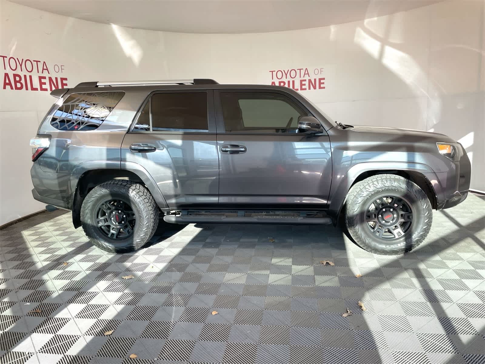 Thumbnail: 2022 Toyota 4Runner - 6