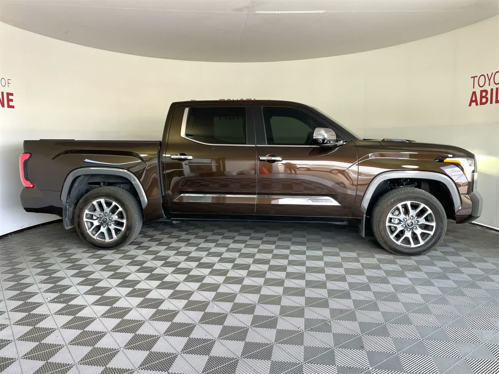 Thumbnail: 2024 Toyota Tundra - 8