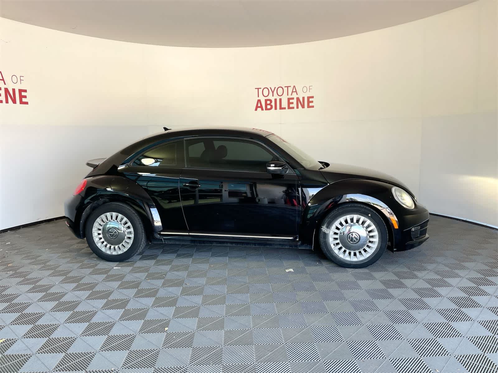 2016 Volkswagen Beetle SE 7