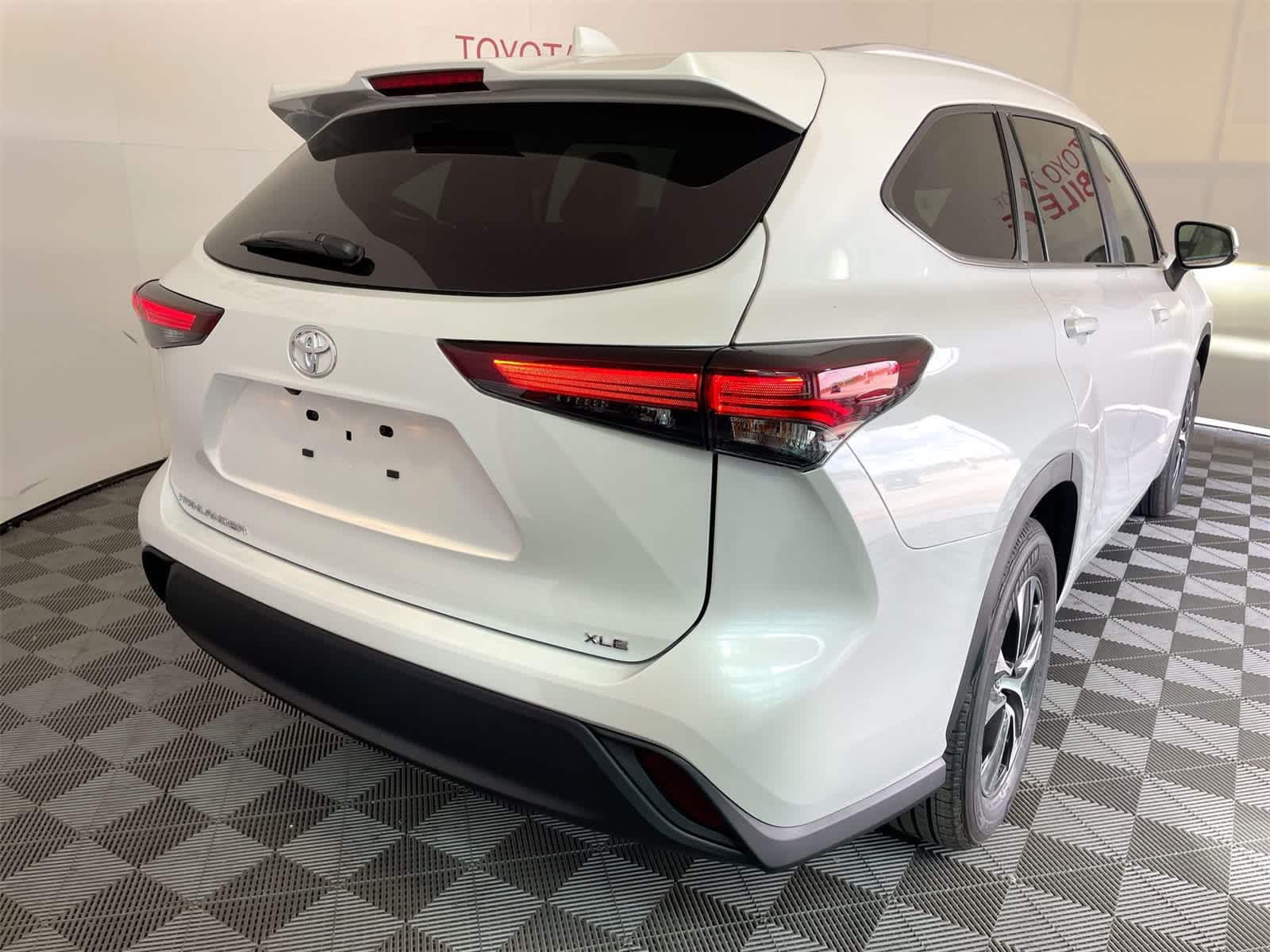 Thumbnail: 2025 Toyota Highlander - 7