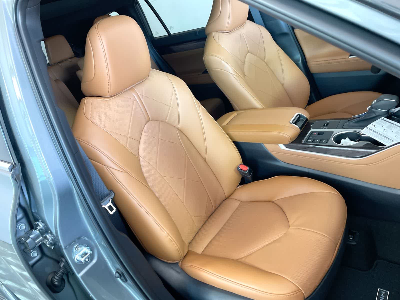 Thumbnail: 2026 Toyota Highlander - 13