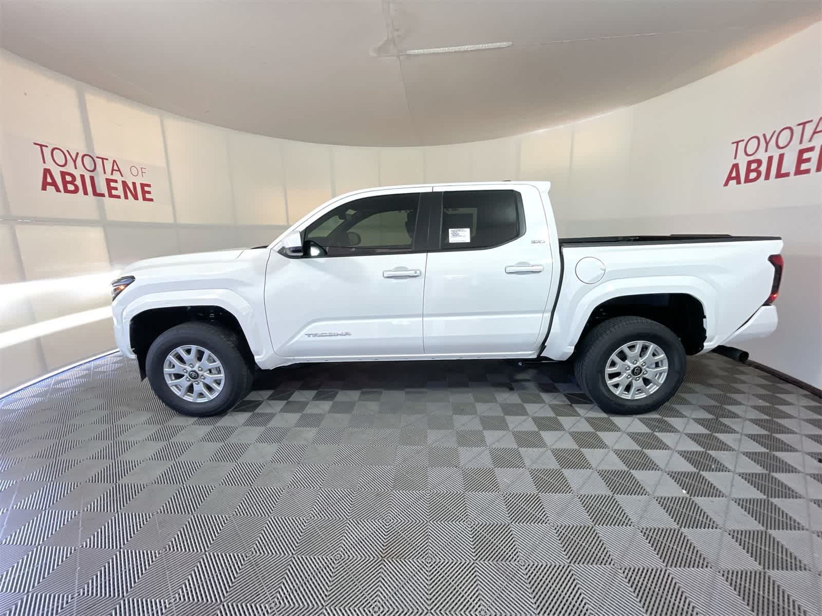 Thumbnail: 2025 Toyota Tacoma - 2