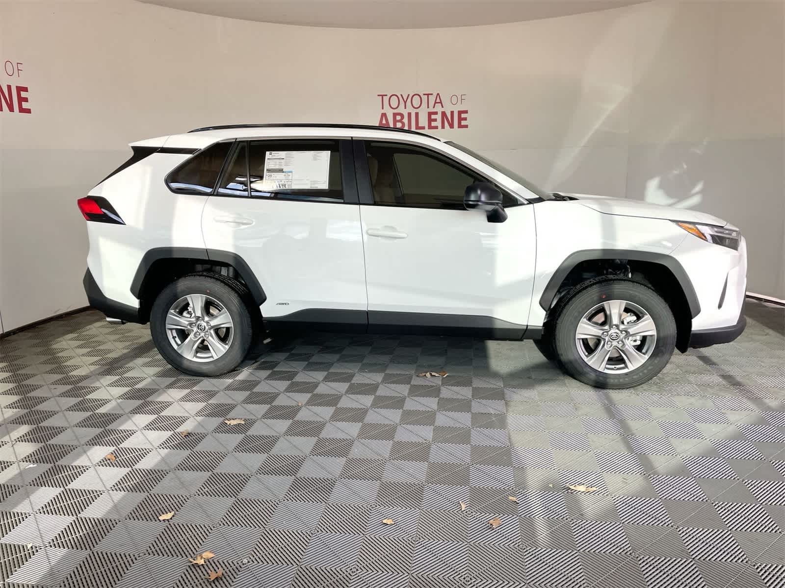 Thumbnail: 2025 Toyota RAV4 - 8