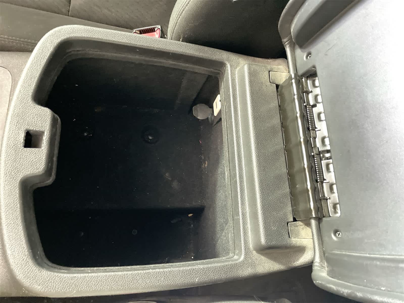 Thumbnail: 2013 Chevrolet Tahoe - 21