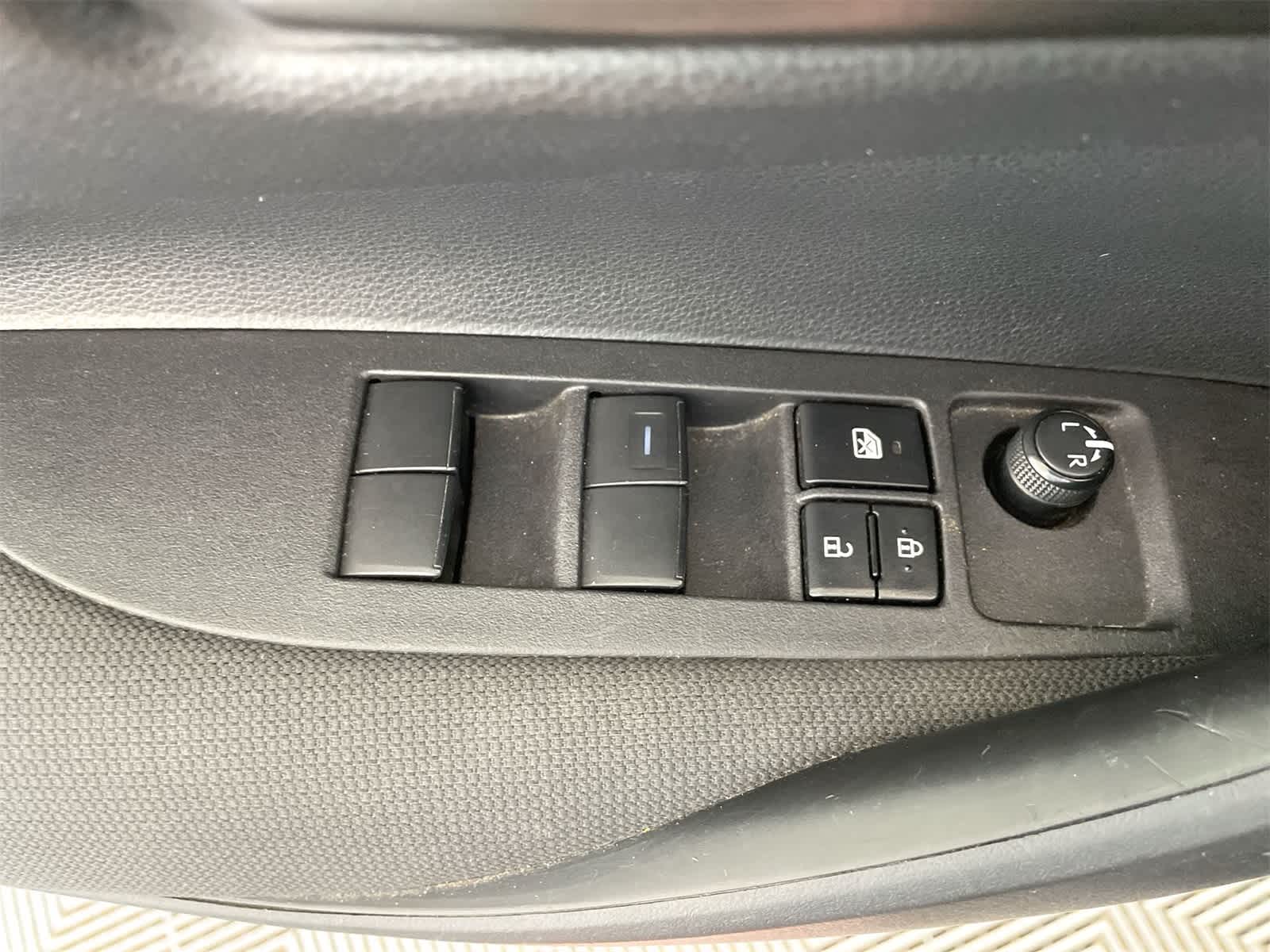 Thumbnail: 2023 Toyota Corolla - 10