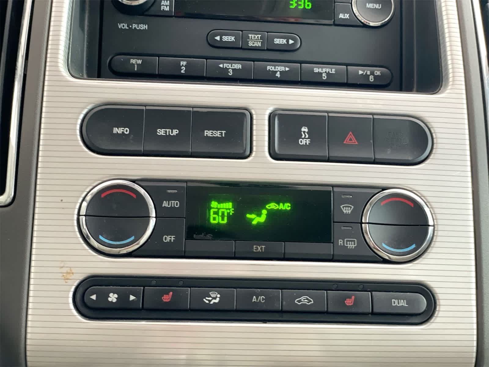 Thumbnail: 2010 Ford Edge - 21