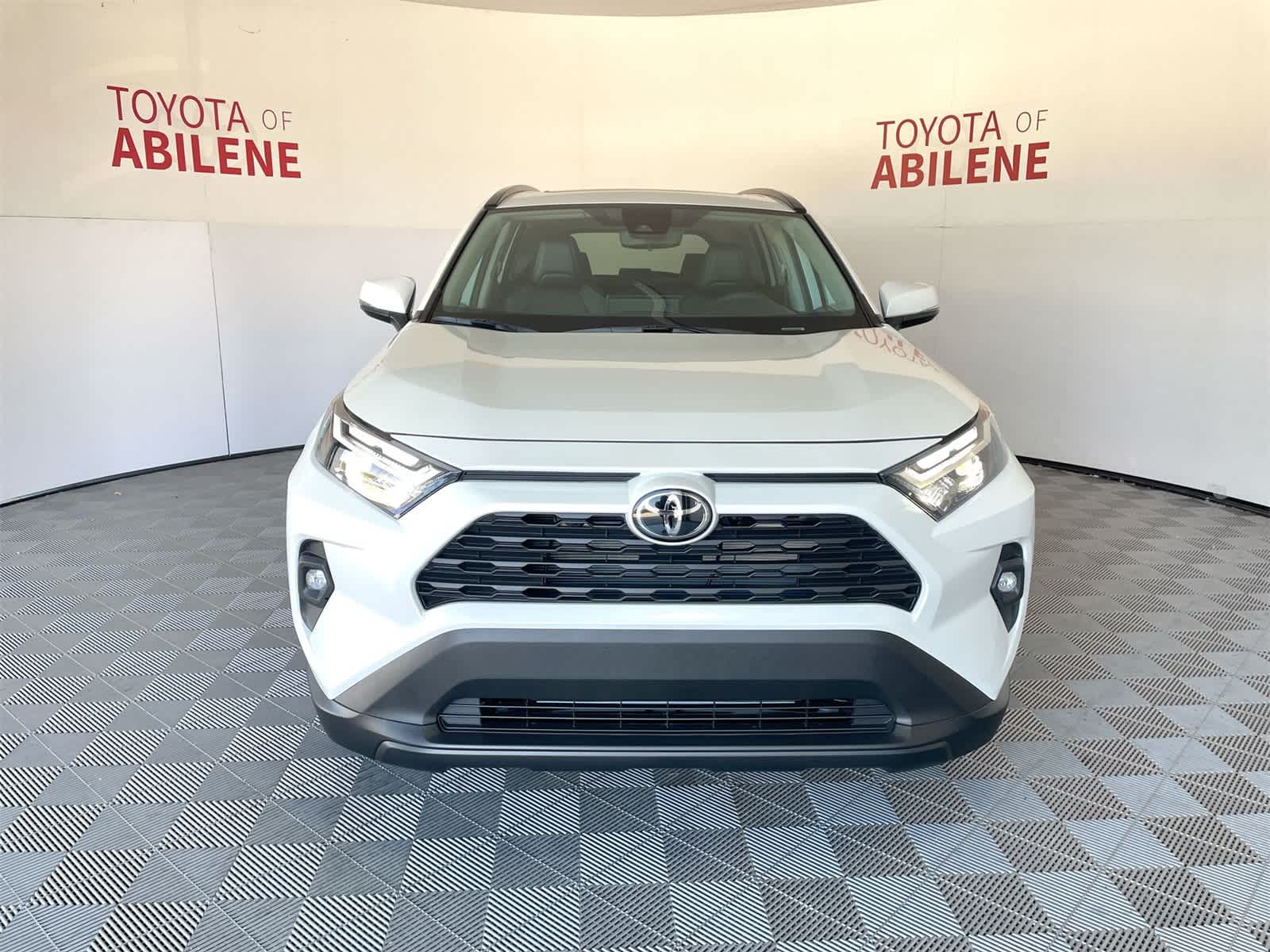 Thumbnail: 2025 Toyota RAV4 - 9