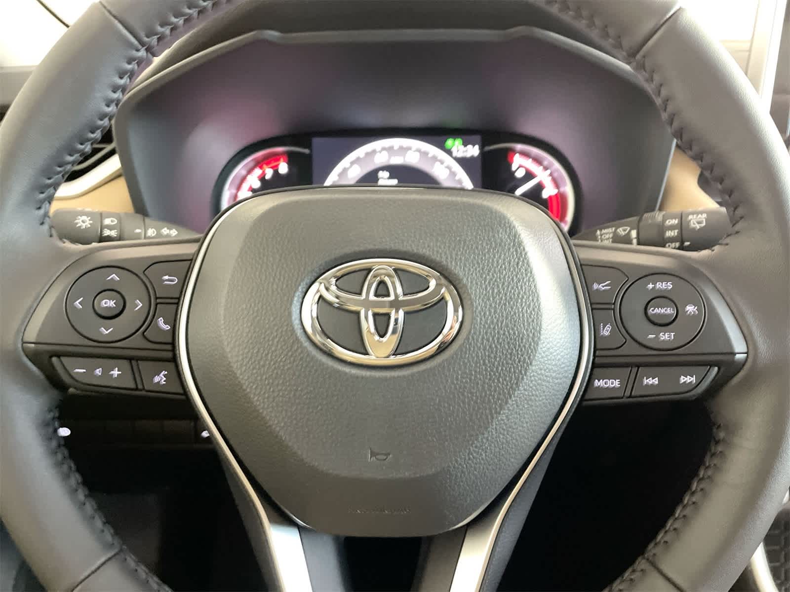 Thumbnail: 2025 Toyota RAV4 - 17