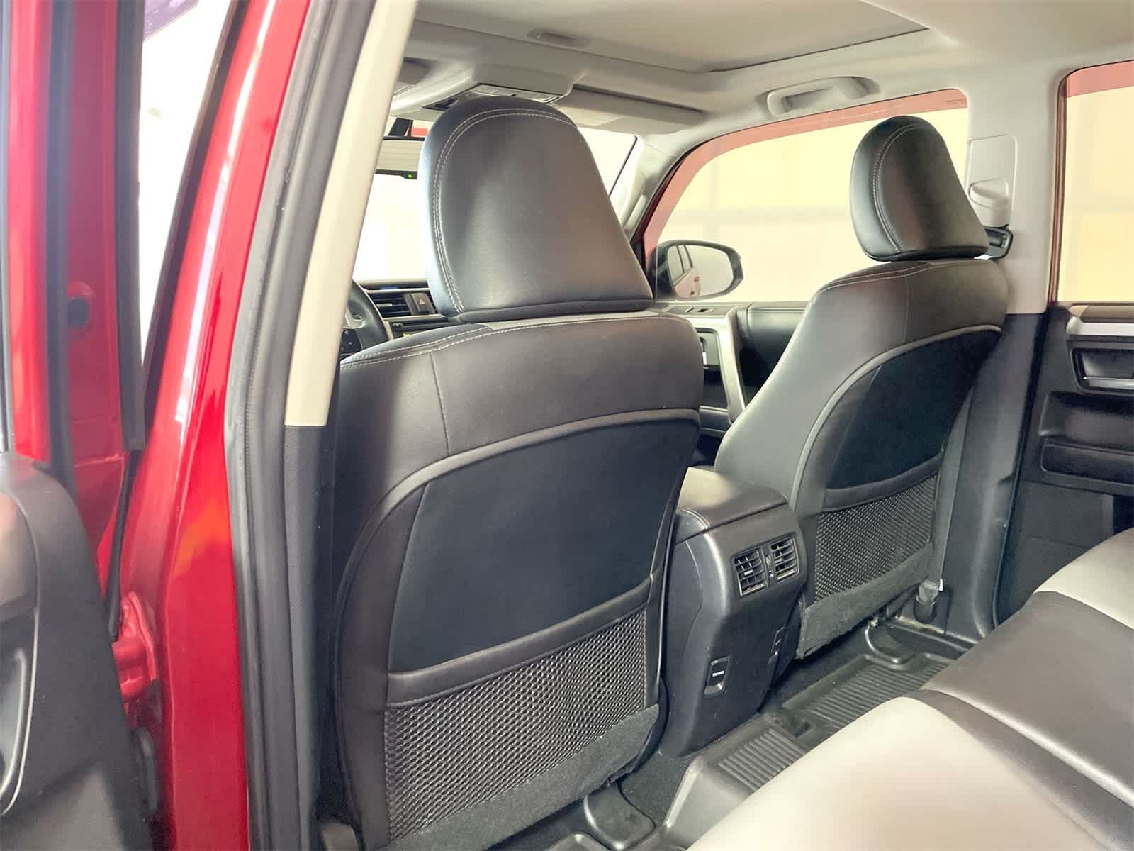 Thumbnail: 2016 Toyota 4Runner - 13