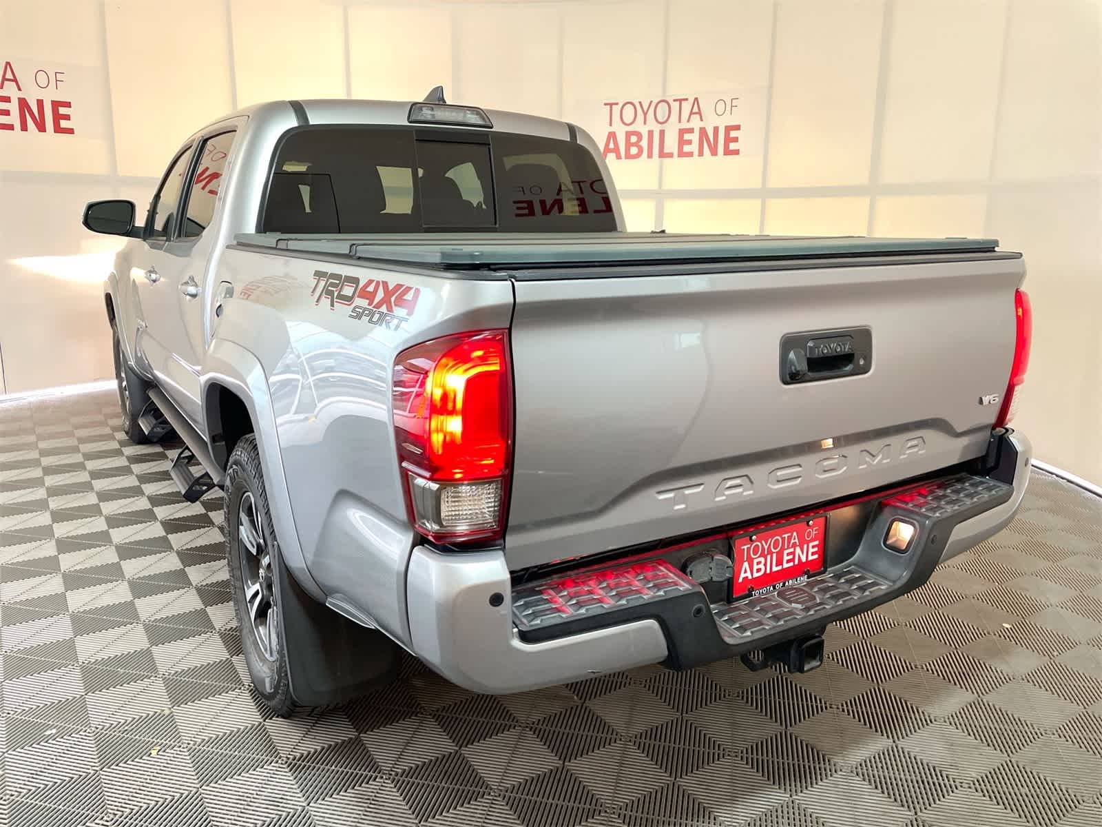 Thumbnail: 2017 Toyota Tacoma - 3