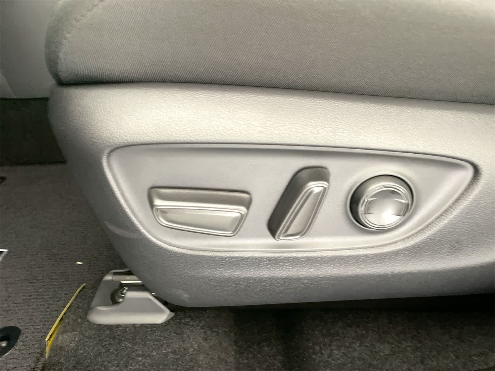 Thumbnail: 2025 Toyota RAV4 - 11