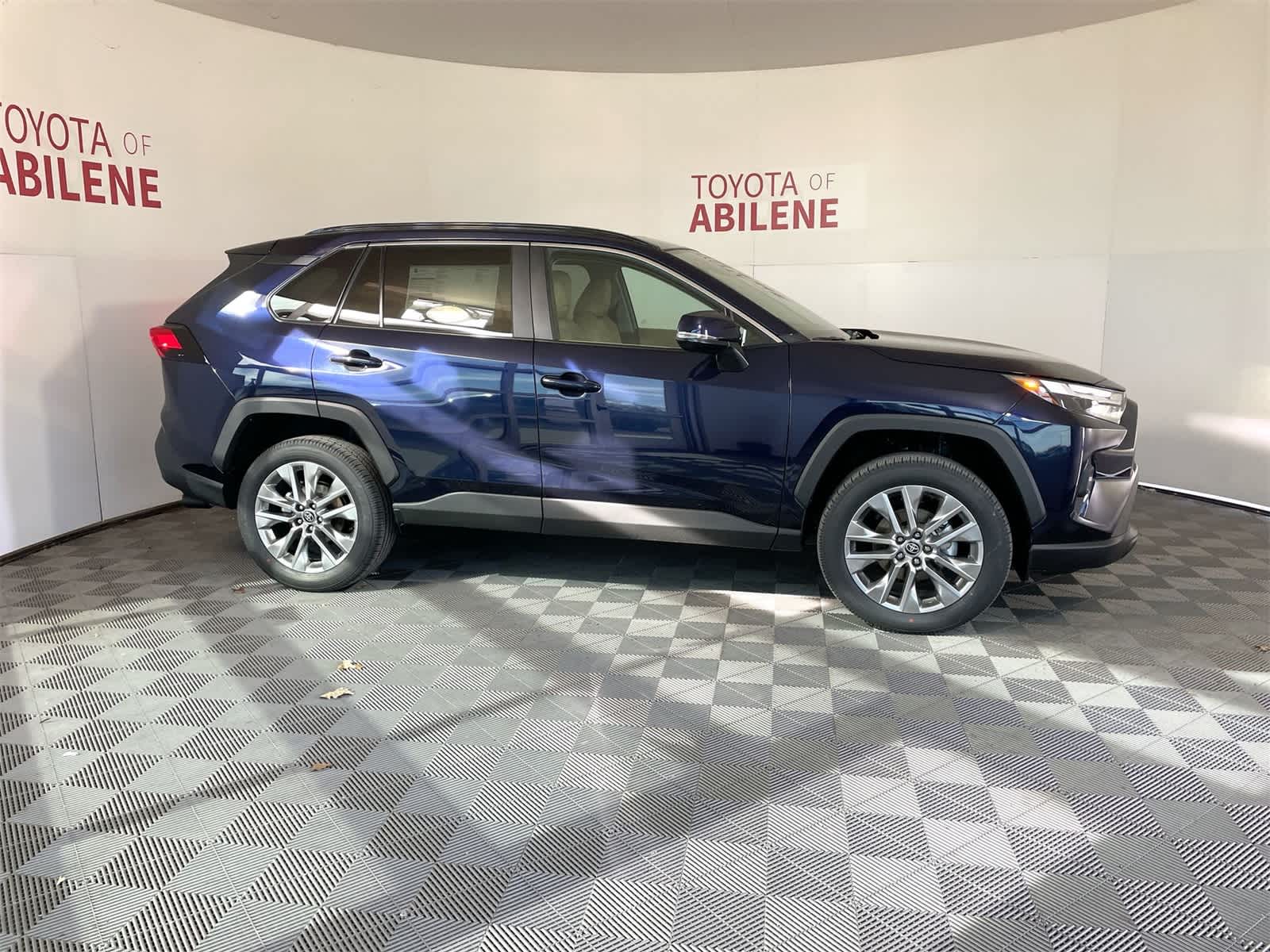 Thumbnail: 2025 Toyota RAV4 - 7