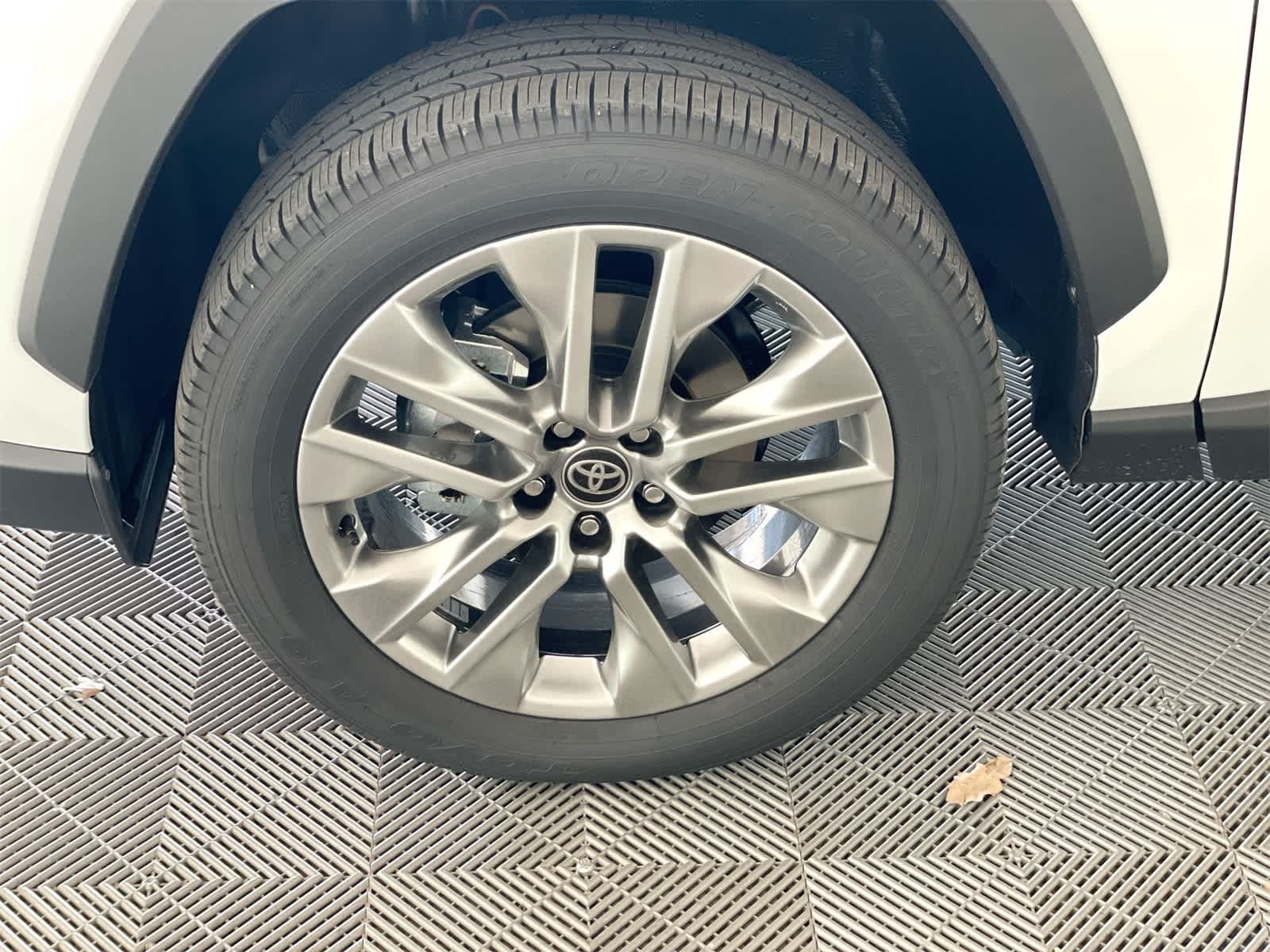 Thumbnail: 2025 Toyota RAV4 - 25