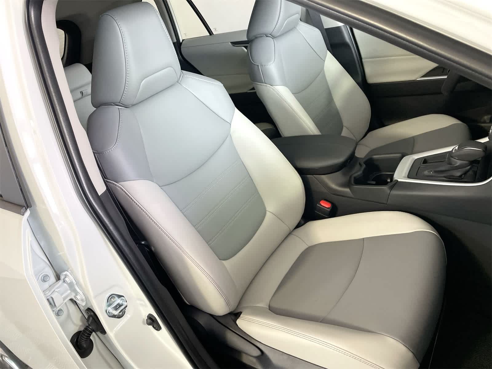 Thumbnail: 2025 Toyota RAV4 - 14